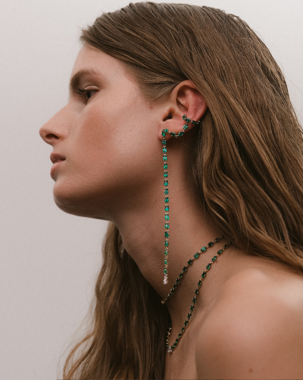 EL07 Mono earring with emeralds and diamond