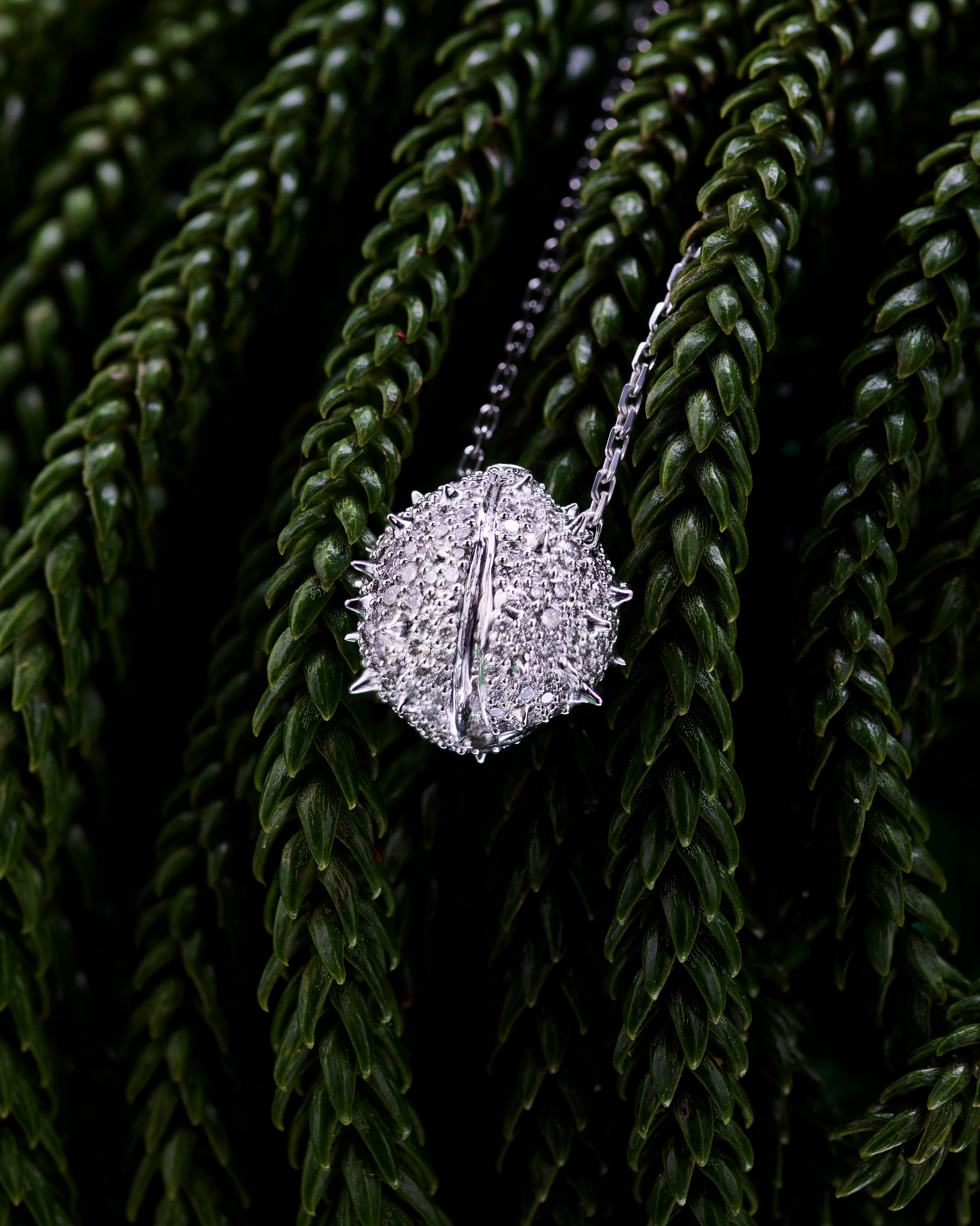 K50 Chestnut necklace with diamonds