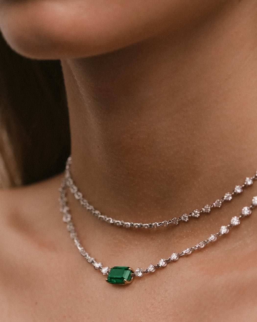 EL19 Necklace with diamonds and emerald