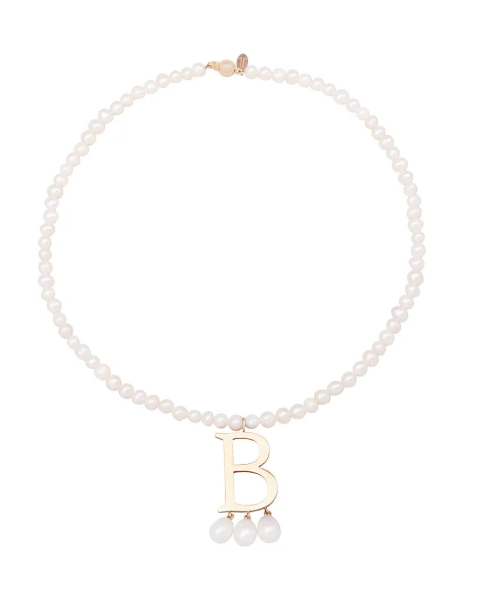 SM01 Necklace "Another of the Boleyn Family" of white pearls with letter