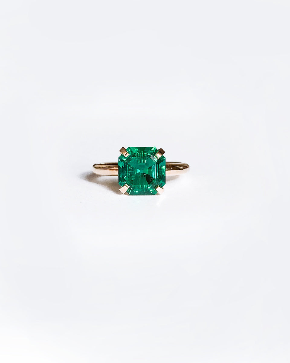 TR06 Octagon ring with emerald